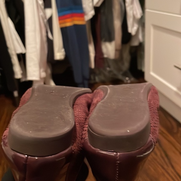 Purple suede cole Haan flats - size 7.5 - Picture 2 of 4